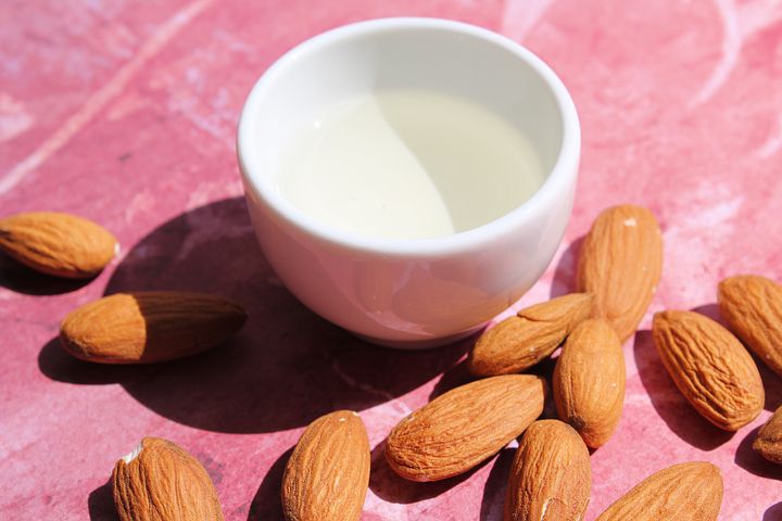 Almond oil skin benefits